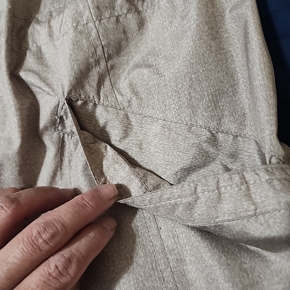 Intl D.e.t.a.i.l.s Parka In A Pocket Women's Rain Jacket Silver Size Small - Picture 12 of 12